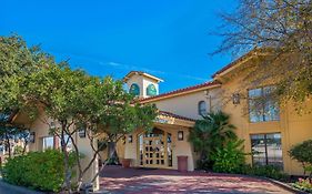 La Quinta Inn by Wyndham San Antonio i-35 n at Rittiman Rd
